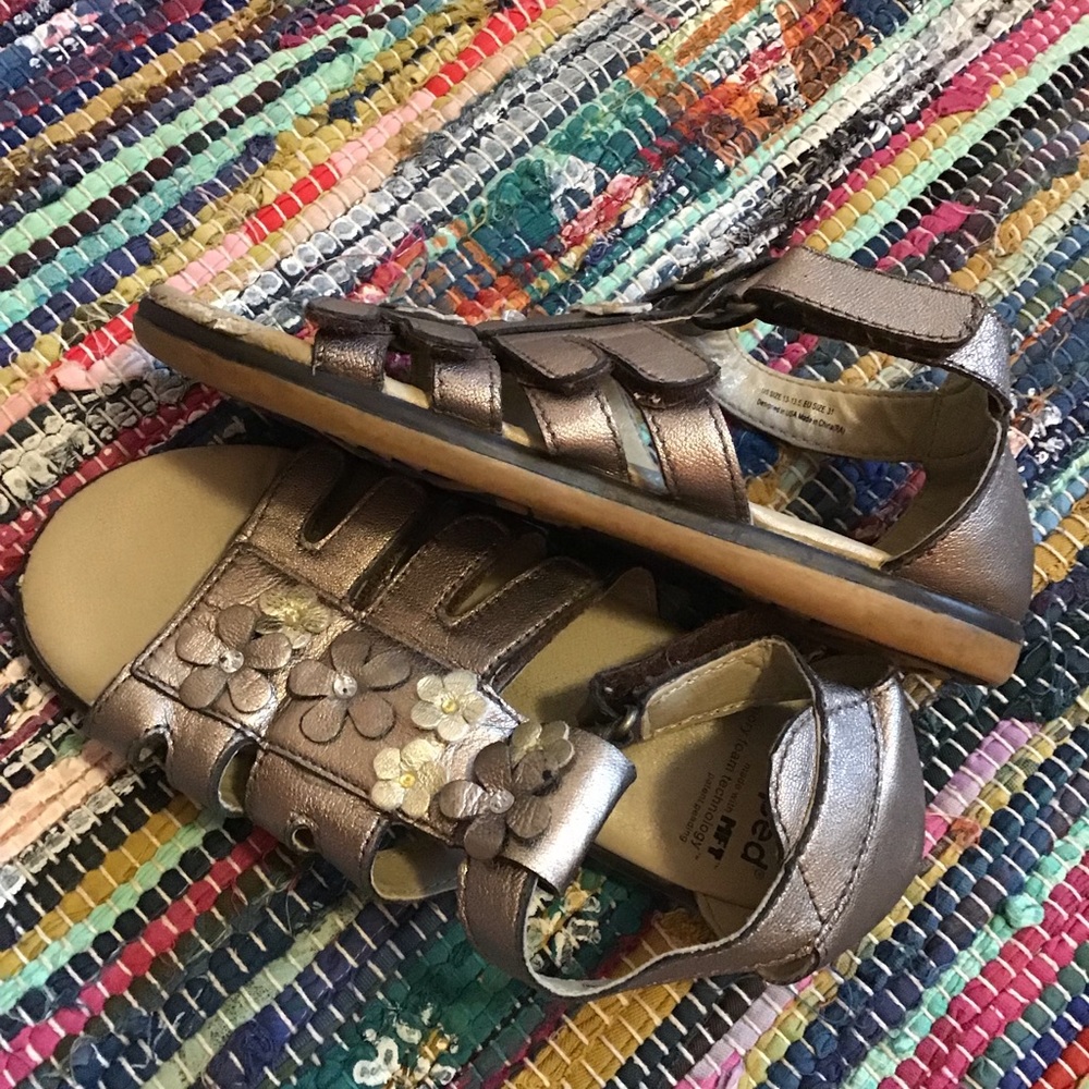 PEDIPED pewter leather sandals 31 13.5 (K8)